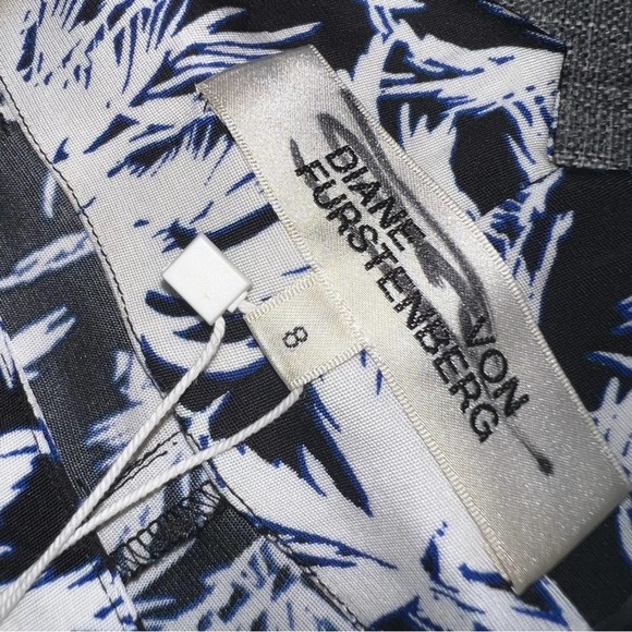 Diane Von Furstenberg Palm Tree Print Silk Edna Short - Picture 4 of 5